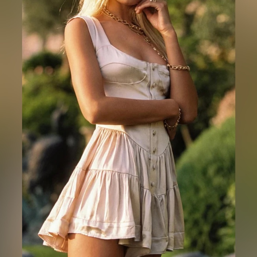 Vanessa Mooney Elegant Cream Satin Gown